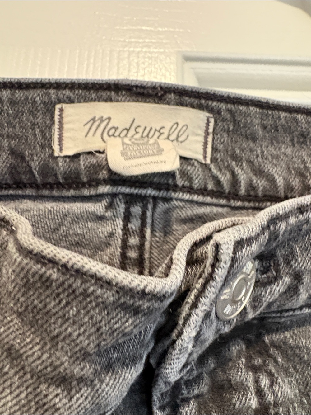 Madewell High-Rise Gray Wash Straight Jeans - Picture 3 of 8